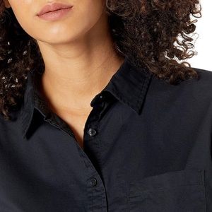 (1804) Amazon Essentials Women's Classic Long-Sleeve Button-Down Poplin Shirt